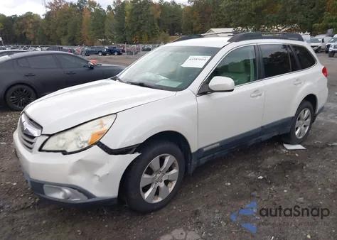 2010 Subaru Outback 2.5I Premium z USA, uszkodzony, nr VIN 4S4BRCCC4A3329527